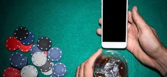 Người dùng chơi slot online trên điện thoại Android qua giao diện 3333win tiếng Việt